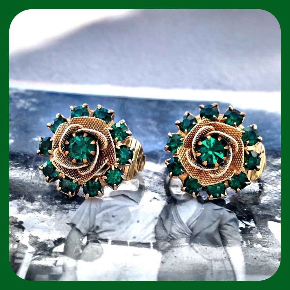 VTG Gold/Emerald Rhinestone Flower Earrings J. Lee